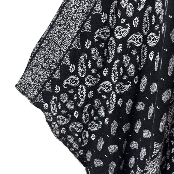 Selga one size black & white paisley tassel ruana open front - Picture 7 of 12